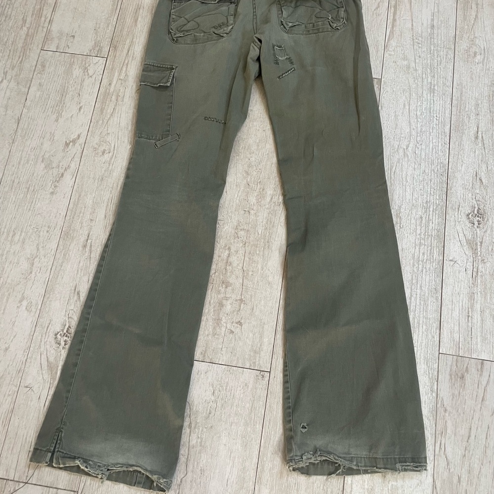 BKE Cargo Boot Cut Jeans Distressed Size 28 x 35-1/2 - Picture 3 of 9
